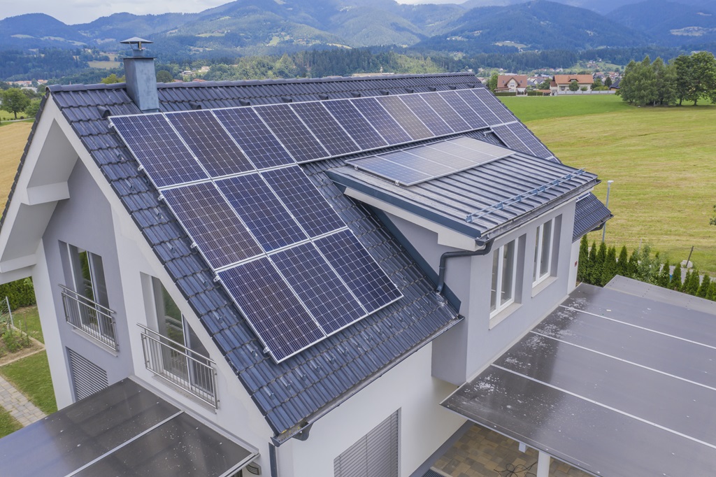 Fotovoltaico: Dalla Luce Solare al Risparmio Economico