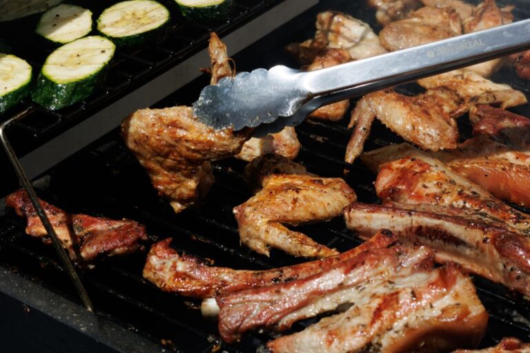 Carne e verdure sulla griglia