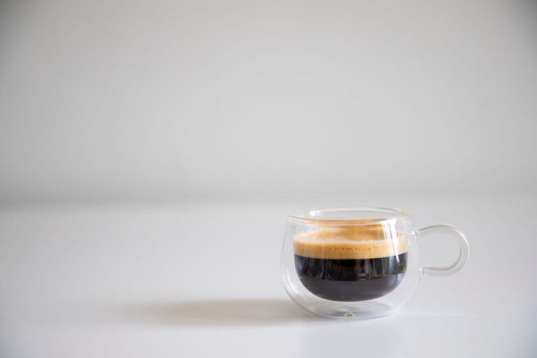 Tazzina di espresso appena fatto