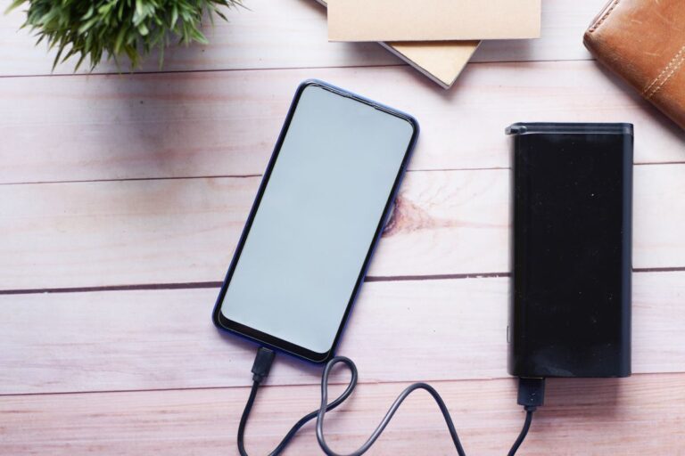Migliori Power Bank Magnetici 2026: Guida all’Acquisto (MagSafe e Qi2)