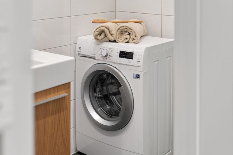 Hisense WDQE8014EVJM: la lavasciuga economica e i suoi due limiti